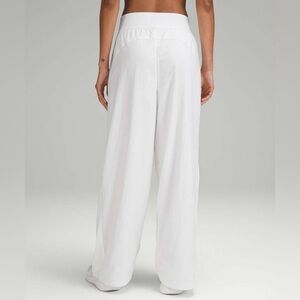 Lululemon Size 14 Lightweight Tennis Mid-Rise Wide Leg Track Pants - White